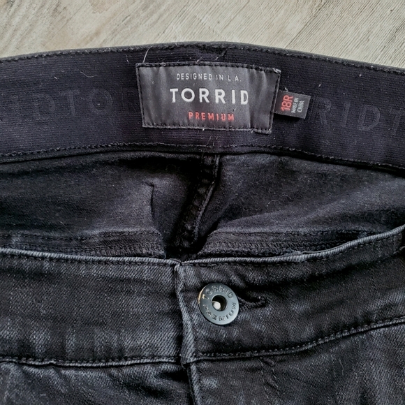 Torrid Bombshell Skinny Premium Denim - US 18R - Picture 5 of 8